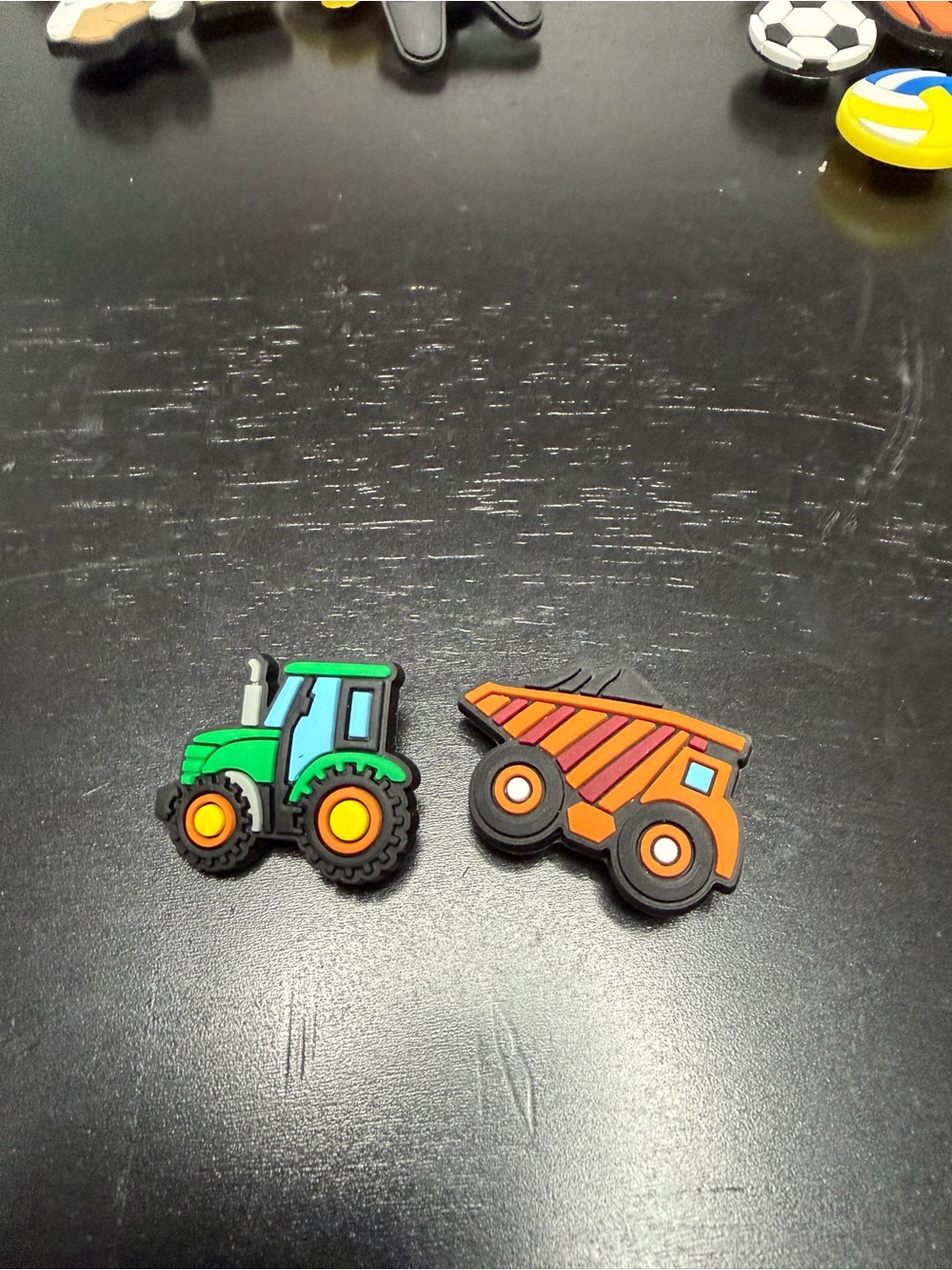 Crocs Jibbitz- Green Tractor & Orange Dump Truck
